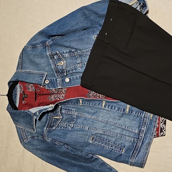 Ann Taylor Factory Petite Medium Boho Floral Blouse | Rust Red Printed Top - Picture 2 of 2